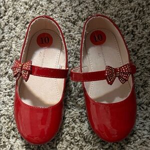 cupcakes & cashmere Red Patent Bow Kids Dress Shoes